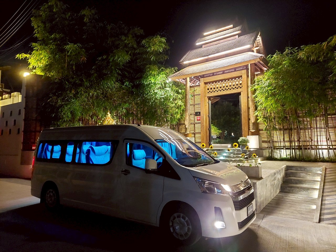 รถตู้พรีเมียม 10