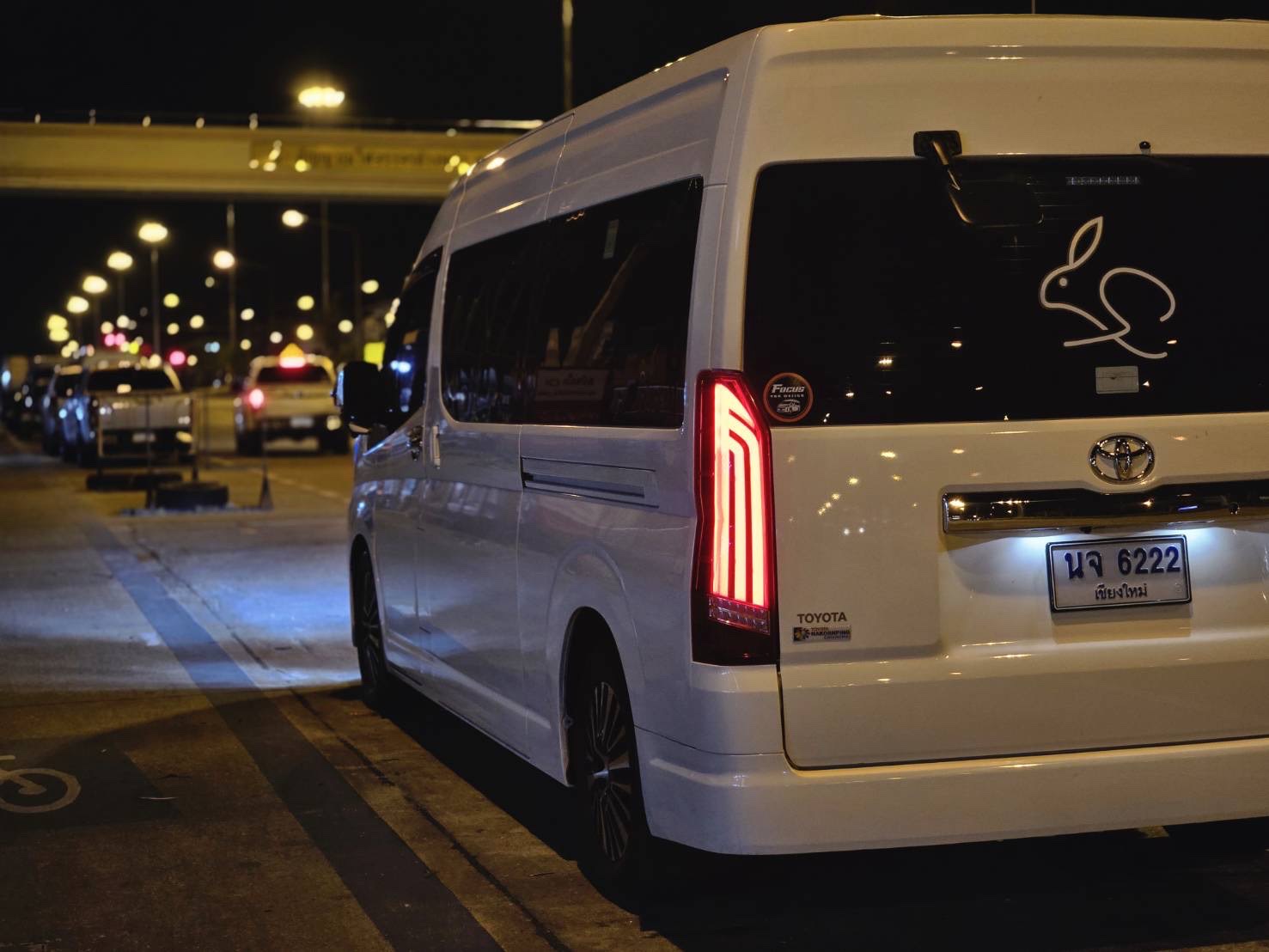 รถตู้พรีเมียม 19