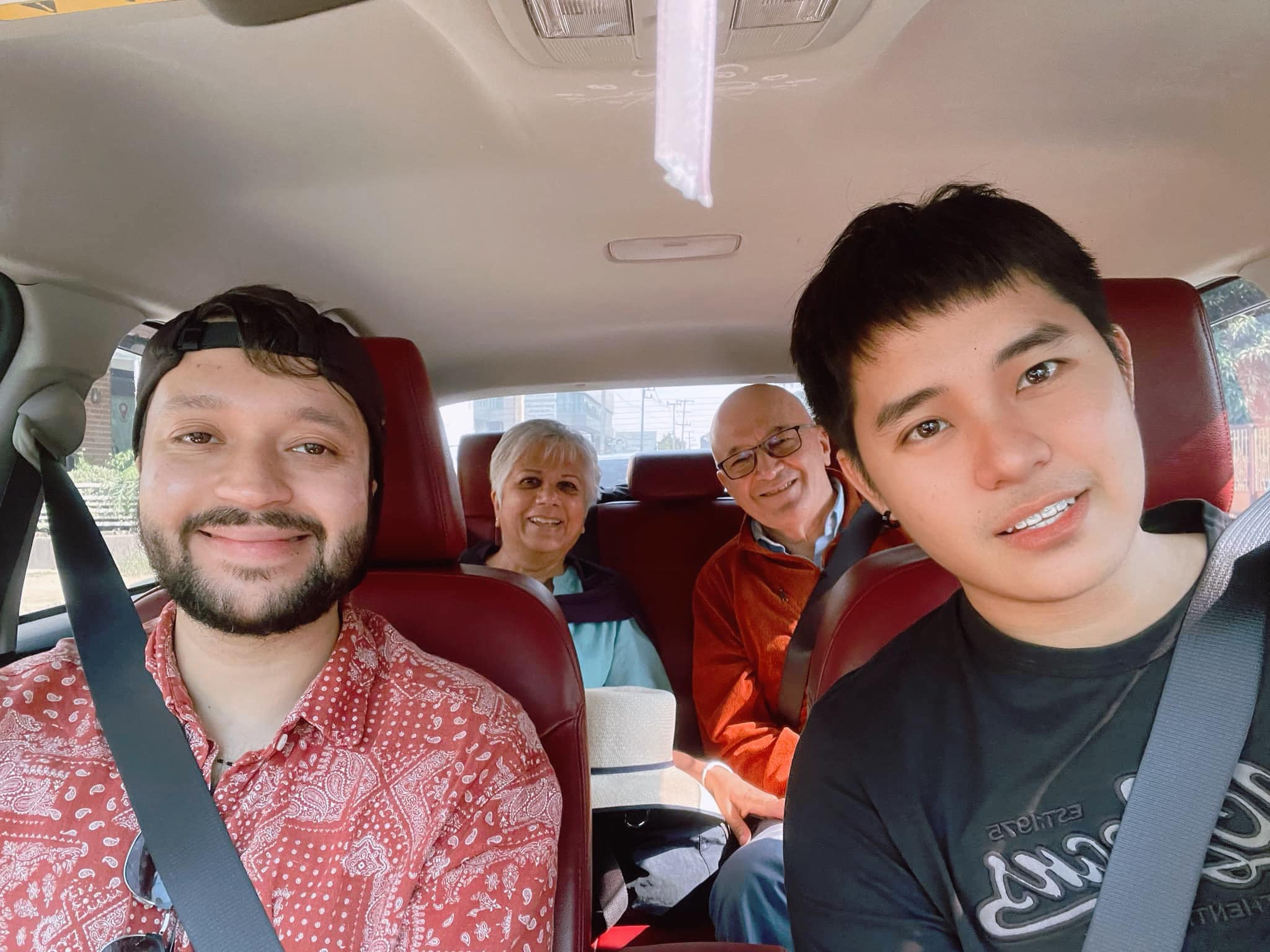 รถตู้พรีเมียม 2