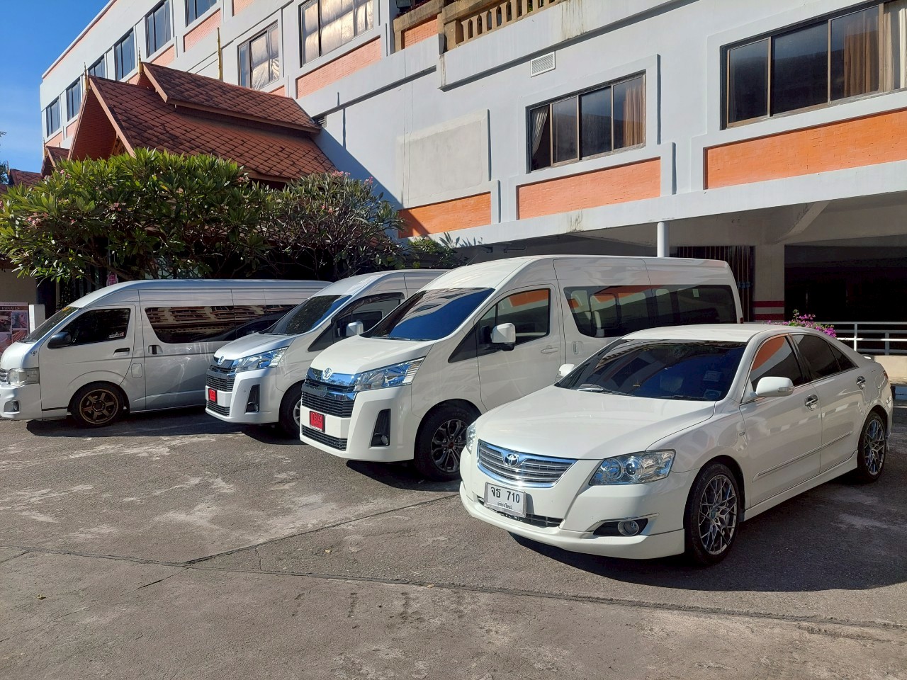 รถตู้พรีเมียม 4