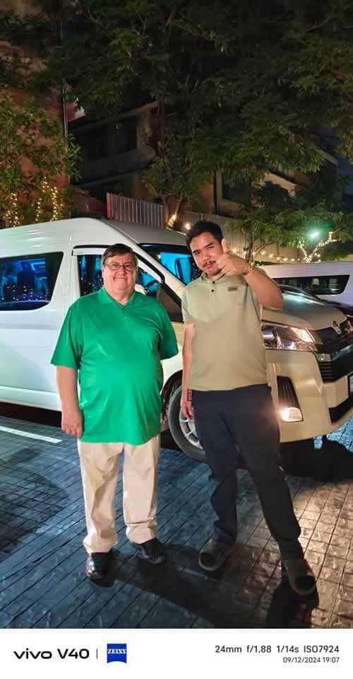 รถตู้ VIP 9